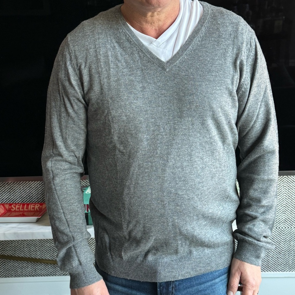 Men’s V Neck Cashmere Sweater